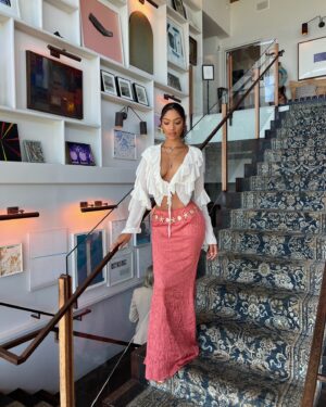 Sydney Martin Instagram - siren summer🤍🌊 @giorgioarmani @armanibeauty 
outfit @prettylittlething 💕

#GiorgioArmaniMare #Armanimakeup #SohoHouseMalibu 
#luxurylifestyle #beautyevent #californiavibes #curlyhairstyles #goodbyesummer