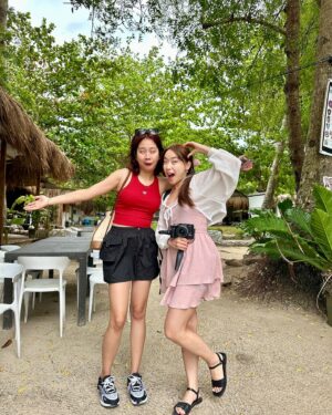 Sylvia Kim Instagram - happy belated birthday bolang🩷🩷🩷more years to come both in korea and philippines 🇵🇭🇰🇷
#sylmoy