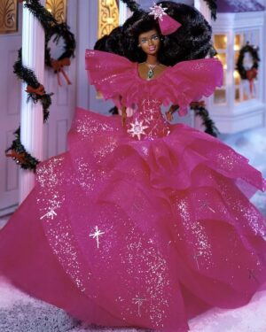 Symone Instagram - Barbie’s house for Christmas anyone? 💁🏾‍♀️💖✨
Thank you @vijatm for this STUNNING dream house and to everyone who helped make this happen! 🙏🏾🙌🏾 Merry happy holidays everyone!
📸: @bonnienichoalds 
👗: @howiebofficial 
💄: @rylie4ever 
💇🏾‍♀️: @thegigigoode
