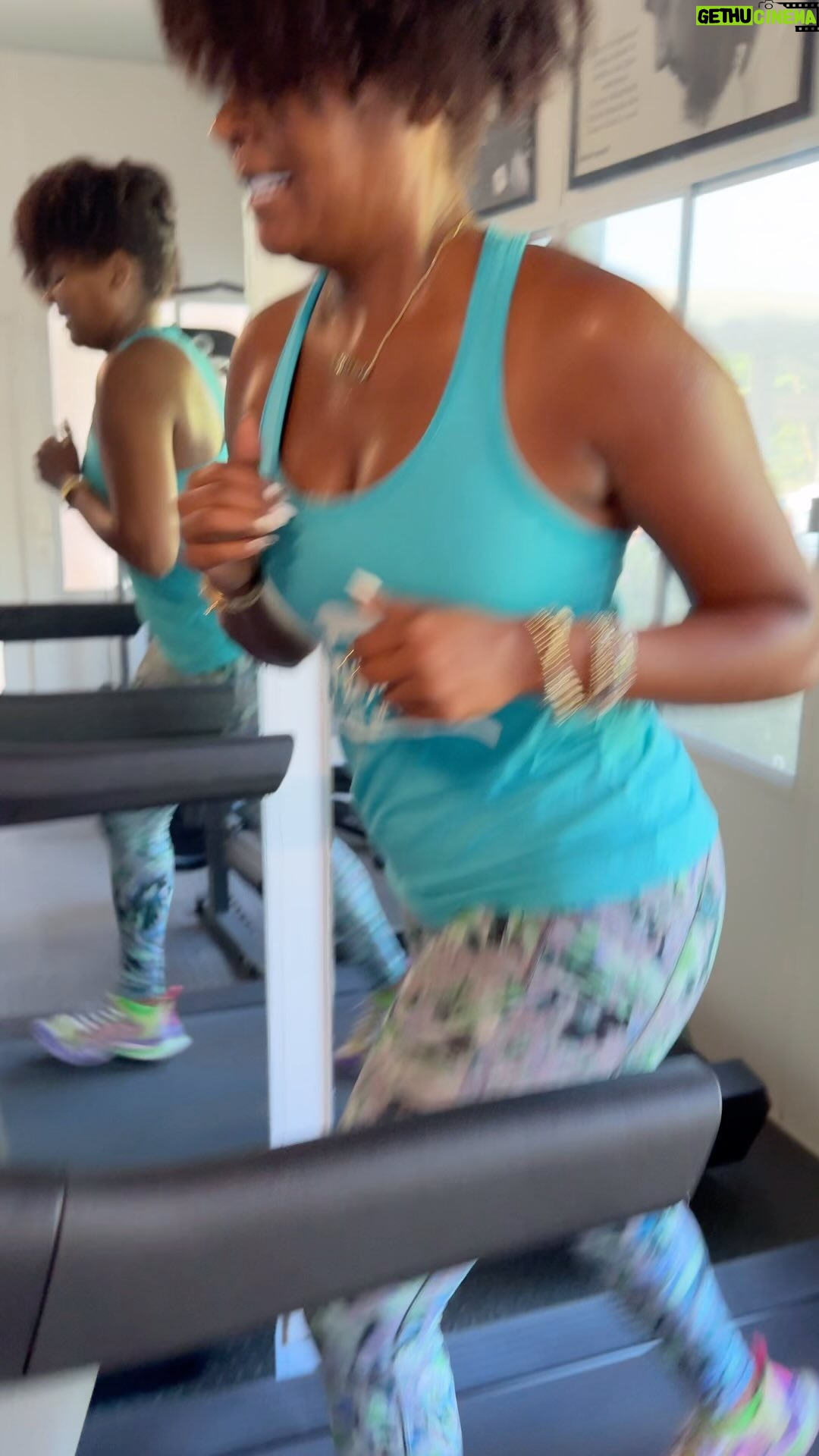 Tabitha Brown - 49.7K Likes - After a year of physical therapy for my hip Iโm back ๐๐พโโ๏ธ ๐๐พ๐๐พ Remember being able to move is a giftโค๏ธ. Thank you for pushing me today @tyleahbh โค๏ธ๐ช๐พ #tabithabrown #fitness #growth #movement