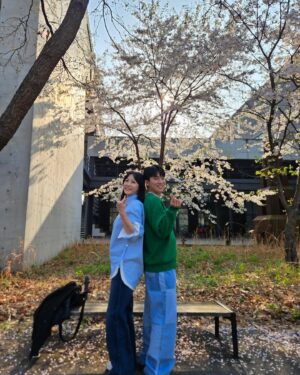 Tae-joo Na Instagram - 11시
SBS 세상에서 가장아름다운 여행 에서만나요💚
최영주아나운서님과 마음따뜻해지는시간 함께🌅
#최영주 #나태주 #sbs #세상에서가장아름다운여행 #좋은시간 #감사합니다