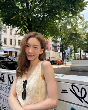 Taeyeon Instagram - 🛼