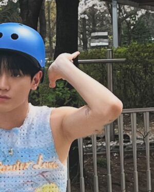 Taeyong Instagram - 🛴👷💚