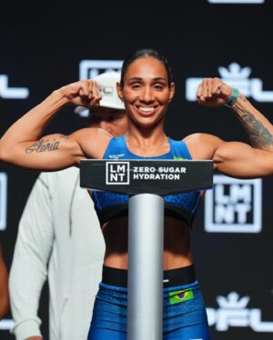 Taila Santos Instagram - Olho no alvo 🎯
@pflmma #TEAMTAILASANTOS🇧🇷

-
@pedro_disciplina33 
@adonirandosantos 
@tiagookamura 
@_limaandrey_ 
@glorinha_model