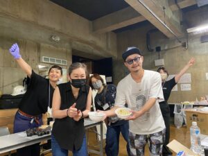 Takato Nagata Instagram - そして，夢が一つ叶いました！！
今日はケータリングをつけ麺『神儺祁』さんに
ご協力いただきました！！

明日からも頑張ります🫡