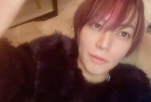 Takeru Instagram - fetish punk mode

#武瑠
#streetgothic
#mool 
#赤髪