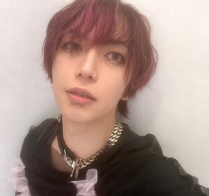 Takeru Instagram - fetish punk mode

#武瑠
#streetgothic
#mool 
#赤髪