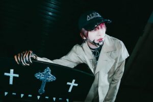 Takeru Instagram - STREET GOTHIC vol.2
camera : @sigma8ryuki 
make : @712_coconut 
prop : @301yui 
logo : @neel_jp 
produce : @akubiinc_tokyo 
outer : @toironier 
cap : @alicehollywoodinc 
mask : @blackheadstudio 
glove : @balenciaga , vintage

#streetgothic
#武瑠
#fashion #tokyo