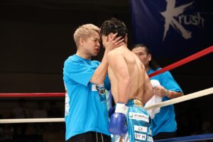 Takeru Segawa Instagram - 龍矢が遂にKrushチャンピオン🏆🔥
沢山の応援ありがとうございました！！
初挑戦から約８年。４回目のタイトルマッチ。
諦めずに続けてやっと掴んだベルト。
悔しい思いしてきた所もずっと近くで見てきたから本当に嬉しい。
龍矢本当におめでとう！！
ここからまたスタートだ🔥