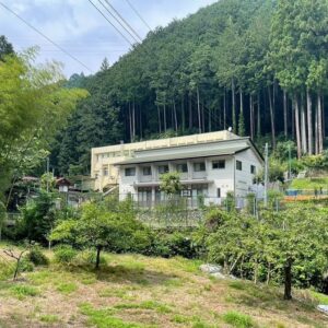 Takeru Segawa Instagram - 今日は7代目タイガーマスクプロジェクトで
青梅にある児童養護施設「砂町友愛園」へ訪問してきました🐯
子供達と色々お話したりキックボクシング体験してもらって
試合に向けてみんなからパワー貰いました🤝✨

@7th_tigermask