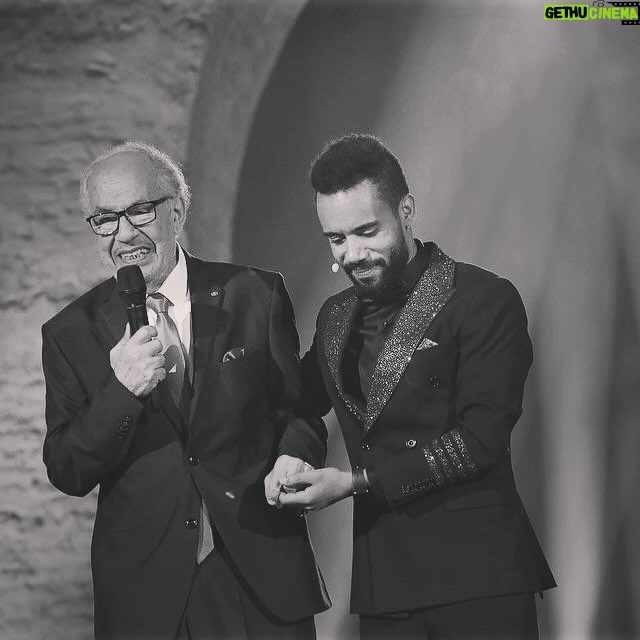 Taliss - 14.3K Likes - البقاء لله وحده، وإنا لله وإنا إليه راجعون
وداعا أيها الرجل الطيب.
رحمك الله أستاذنا وفنانا المحبوب، أيقونة الكوميديا المغربية السي مصطفى الداسوكين ستبقى وستظل حيا في قلوبنا بفنك وطيبتك🖤
اللهم ارحمه واغفر له وأدخله فسيح جناتك يارب العالمين.