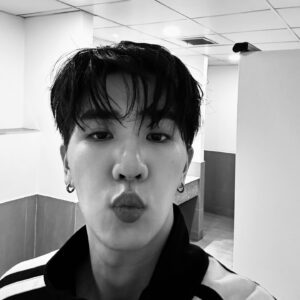 Tanapon Sukumpantanasan Instagram - 🧛🏻
