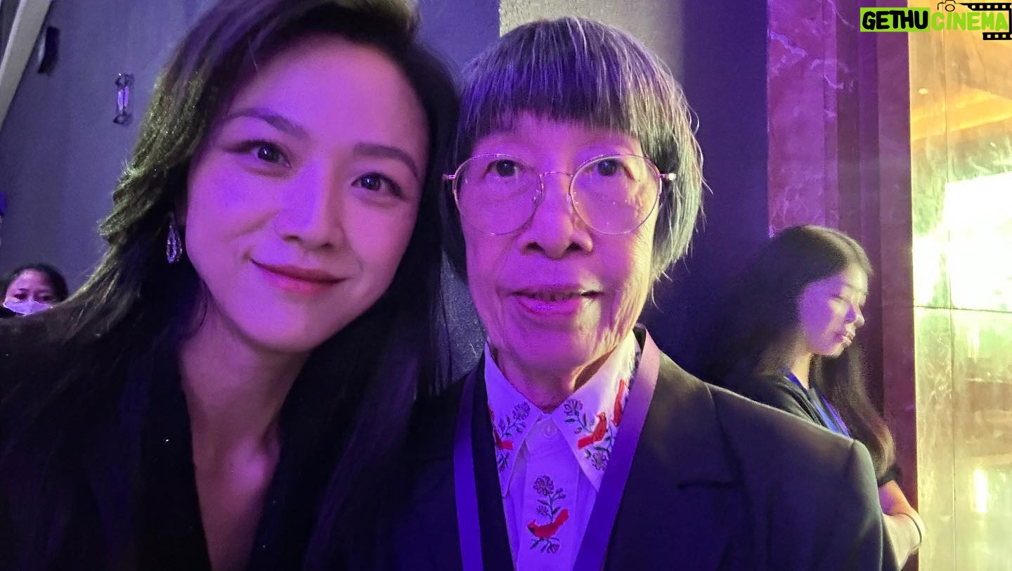 Tang Wei - 14.5K Likes - 这么一个夜晚,百感交集!真正伟大的科学家、探险家、慈善家,还有我们光彩夺目的青霞姐,这辈子第一回追星啊😆
