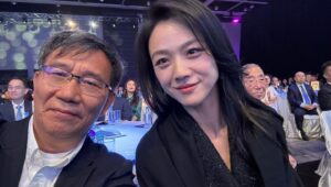Tang Wei Instagram - 这么一个夜晚，百感交集！真正伟大的科学家、探险家、慈善家，还有我们光彩夺目的青霞姐，这辈子第一回追星啊😆