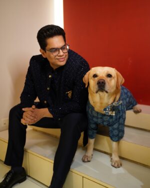 Tanmay Bhat Instagram - Bas ek Radhika humein bhi dhoondhke do, baki sab badhiya hai 🥰 #AR 

Custom made Outfit: @brahaanofficial
Brooch: @tribebyamrapali
Buttons: @sanzanyjewels
Styled by - @styledbychandani @style.cell 
Styling team - @astha_kothari