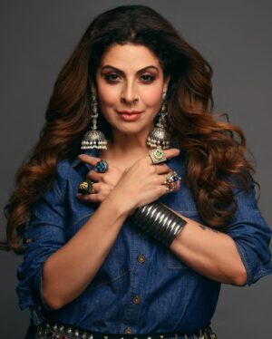 Tannaz Irani Instagram - Fashion is Freedom; so Express Yourself!

📷 @praveenbhat 
Mua @shekharghoshofficial
Styling @ganeshvyas 
Assistant stylist: @styledbygargii
Jewellery @suhana_art_and_jewels 

#fashion #fashionstyle #fashionblogger #designer #photographer #ootd #creative #denim #silverjewelry #love #makeup