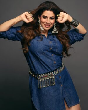 Tannaz Irani Instagram - Fashion is Freedom; so Express Yourself!

📷 @praveenbhat 
Mua @shekharghoshofficial
Styling @ganeshvyas 
Assistant stylist: @styledbygargii
Jewellery @suhana_art_and_jewels 

#fashion #fashionstyle #fashionblogger #designer #photographer #ootd #creative #denim #silverjewelry #love #makeup