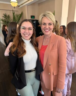 Tanya Plibersek Instagram - A ✨ stellar ✨ catch up with the incredible @astrokirsten 

The universe is in good hands with a new generation of brilliant, intelligent women like you.