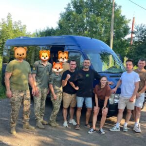 Taras Stadnytskyi Instagram - Звіти ніхто не читає, звіти ніхто не лайкає...
А ви не будьте такими - прочитайте, вподобайте, а за можливості ще й поширте!

Щоб люди, які ходять на наші концерти та донатять, бачили, у що конвертуються їхні гроші.

В понеділок передали розвідці шикарний (в сенсі стану і можливостей) бус. Велика перевага - купили в Україні, був на ходу, тому й ціна відповідна. Але добре шо є і вже використовується для завдань. 
Це 4 авто (три буси і позашляховик) з наших концертів в Іспанії та Португалії.

Сьогодні передали ще одного пікапа. 
Має норм кузов, турель за ним аж плаче.

Дякуємо всім, хто підтримує - гривнею, доляром, коментарем чи підбадьоренням.

То всьо зараз дуже цінно.