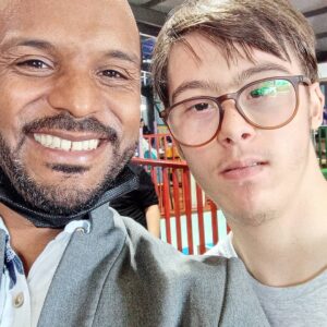 Tarik Bouarrara Instagram - Donnez le sourire aux enfants c'est le plaisir pure