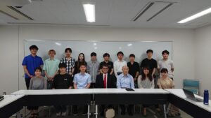 Taro Kono Instagram - 東京大学経済学部星ゼミの皆さんと意見交換。