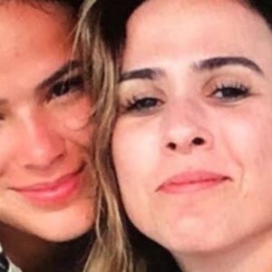 Tatá Werneck Instagram - Hoje é aniversário da @brunamarquezine . Eu pego fotos do Google pra postar pq ela ganhou o mundo (merecidamente) e tô desatualizada nas fotos. Eu vejo ela brilhando com seu talento imenso e fico emocionada, porque quem já viu a Bru pessoalmente, não esquece. Minha anjinha de luz, Princesola, put* , eu torço por você como se fosse minha filha. Mesmo sabendo que na minha família não existem exemplares altos. Eu falei pra Caca, quando se conheceram, que você era uma super heroína do filme. Aprenda a voar o mais rápido possível. Não decepcione uma criança. Voa, Bru! Põe essa hollywooda na bolsa e me traz minha base que não vende no Brasil. Te amo