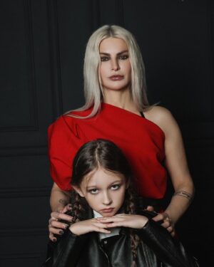 Tatiana Larina Instagram - Я написала интересную статью про детей индиго. Полностью Вы можете прочитать её в VK

Фото: @svetlana_sufiyanova 
Макияж: @by_kate_makeup
Модель: @l.ari.na
