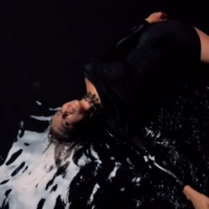 Tatiana Larina Instagram - Как Вы думаете, меняются ли энергетические свойства воды после её заморозки?
Перестанет ли заговоренная вода работать, если её заморозить?
И финальный вопрос, можно ли заговорить лед?

#магия #вода #лед #заговор#магияводы #экстрасенс #битваэкстрасенсов #дневникэкстрасенса #ларина #татьяналарина