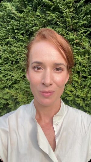 Tatiana Pauhofová Instagram - ✊Kultúra patrí všetkým. Pridajte sa aj s herečkou Táňou Pauhofovou ku nám a pozvite ďalších!

📅V pondelok o 17:00 sa stretávame pred novou budovou SND, odkiaľ pochodujeme na námestie SNP, kde sa uskutoční protest.

🙌 @tana_pauhofova_official #kulturapatrivsetkym #otvorenakultura
