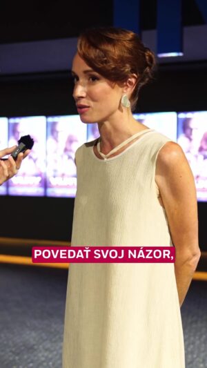 Tatiana Pauhofová Instagram - Búrlivé obdobie, kedy sloboda prejavu nebola samozrejmosťou. 🤐

👉 Sem nás zavedie nový film Jířího Mádla s názvom VLNY, kde herečka Táňa Pauhofová stvárnila Věru Šťovíčkovú, členku Československého rozhlasu, ktorej odvaha a zanietenie pre správnu vec inšpiruje aj dnes. 

VLNY práve teraz v kinách. 🎬