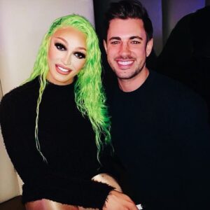 Tatianna Instagram - So much fun last night at @numberninedc hosting the viewing party for @rupaulsdragrace 💚💚💚 Custom lace front by the amazing @stevenaustinhairartist