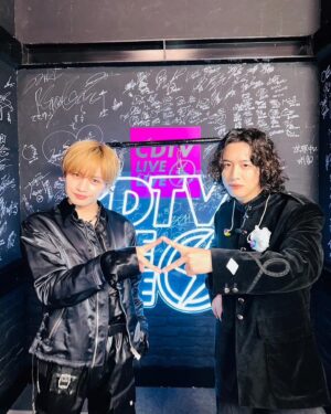 Tatsuya Kitani Instagram - .
CDTVにおジェムしました！！
