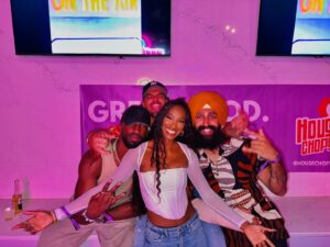 Taylor Hale Instagram - Two Point Eight Million ✊🏾✊🏽✊🏿

Who’ll join the club next (begging for a woman)

#bigbrother #bb26