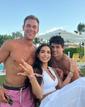 Taylor John Smith Instagram - Te amo miami ❤️ Next stop Nashville