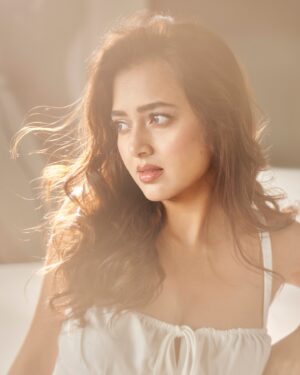 Tejasswi Prakash Instagram - To joy found in hearts ♥️♥️♥️
.
.
.
.
.
Makeup: @neerajnavare.makeupartist 
Hair: @zulekha333
📸: @visualaffairs_va