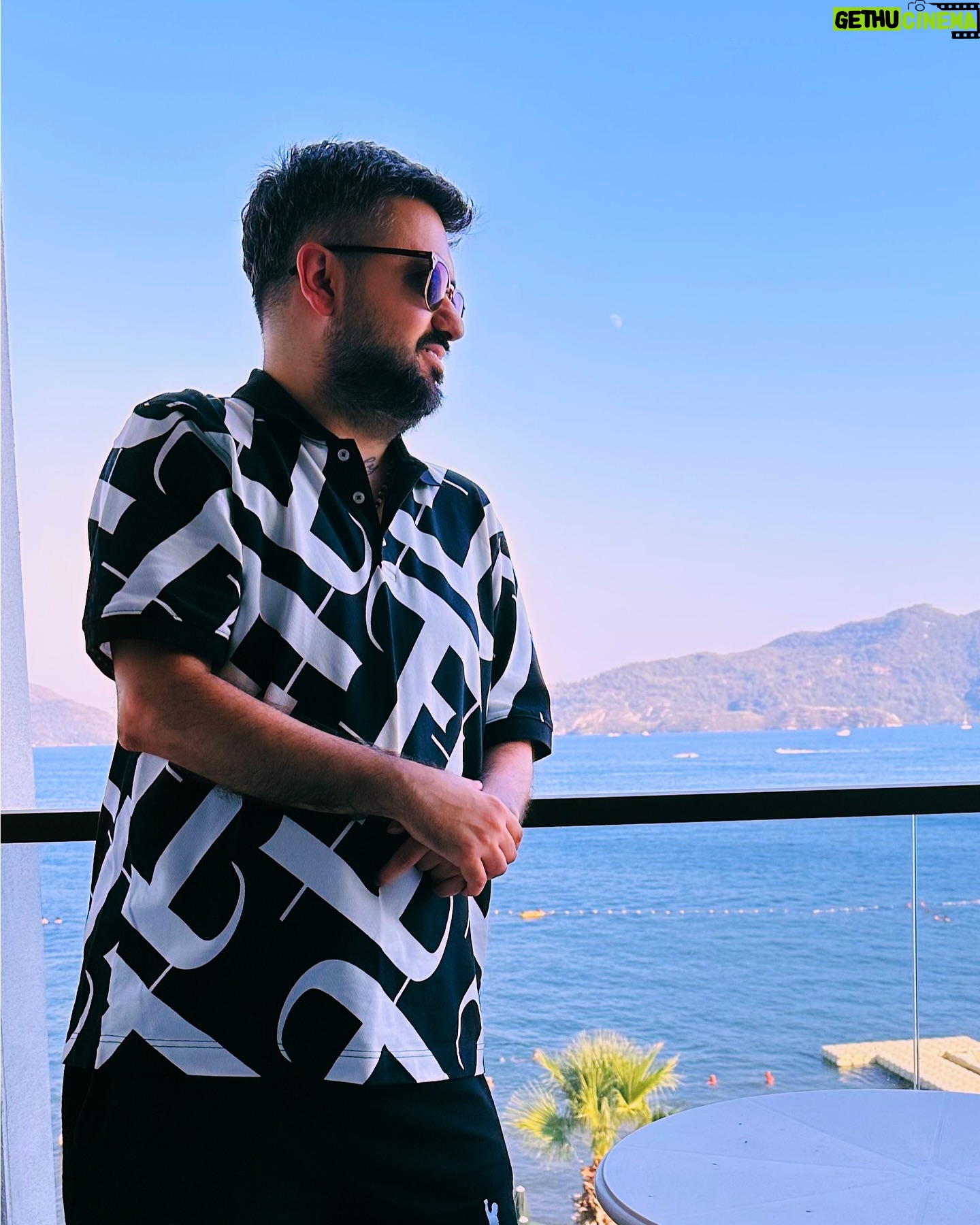Temmuz Karikutal - 1.4K Likes - Bir #Marmaris çıkartması.