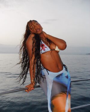 Tems Instagram - Island girl 🇧🇧❤️