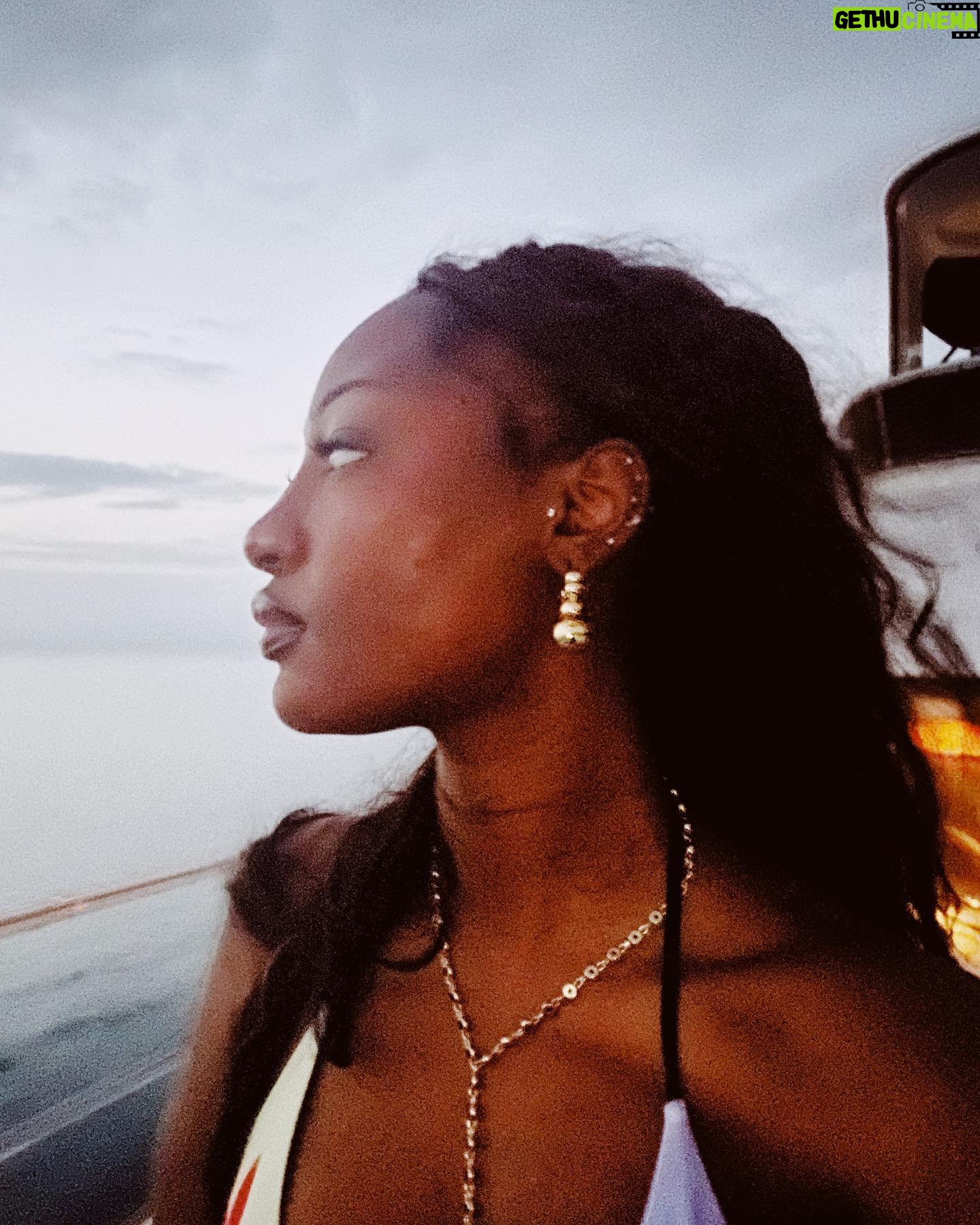 Tems - 754.1K Likes - Island girl š§š§ā¤ļø