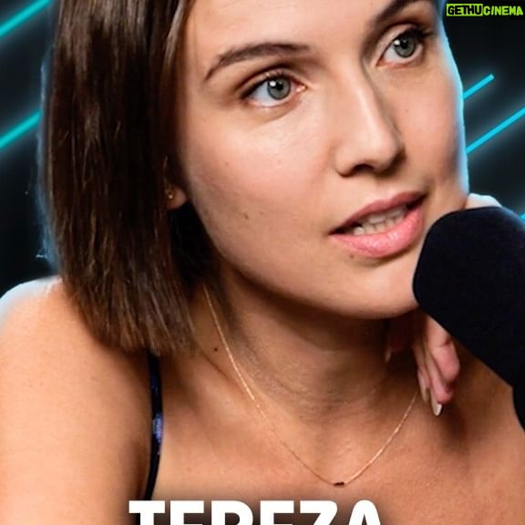 Tereza Ramba - 18.4K Likes - „Jsem připravená na velké role.” Krásně upřímná a otevřená @tereza.voriskova. O klíči ke štěstí, lásce k práci a dělání kompromisů, o metodě, která jí pomohla proměnit se v alkoholičku, o tom, proč odmítá “monetizovat” svoje děti, o odstřižení se.
Teď na herohero.co/cestmir