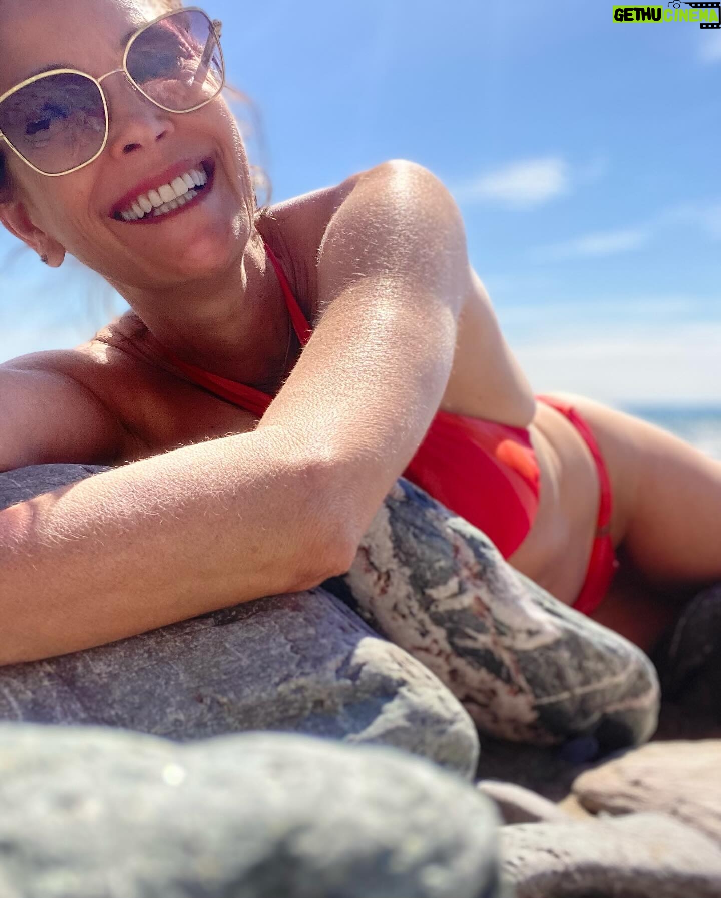 Teri Hatcher - 33.1K Likes - So far my first true vacation in years has filled me with glow. Hope youâre finding yours too! #gratitude #nature #community #beachlife Remember, we can get caught up in the necessary care of others, and life, and worries and fears, but make time to quiet your mind and reconnect with yourself and nature and slow down. Xoxo