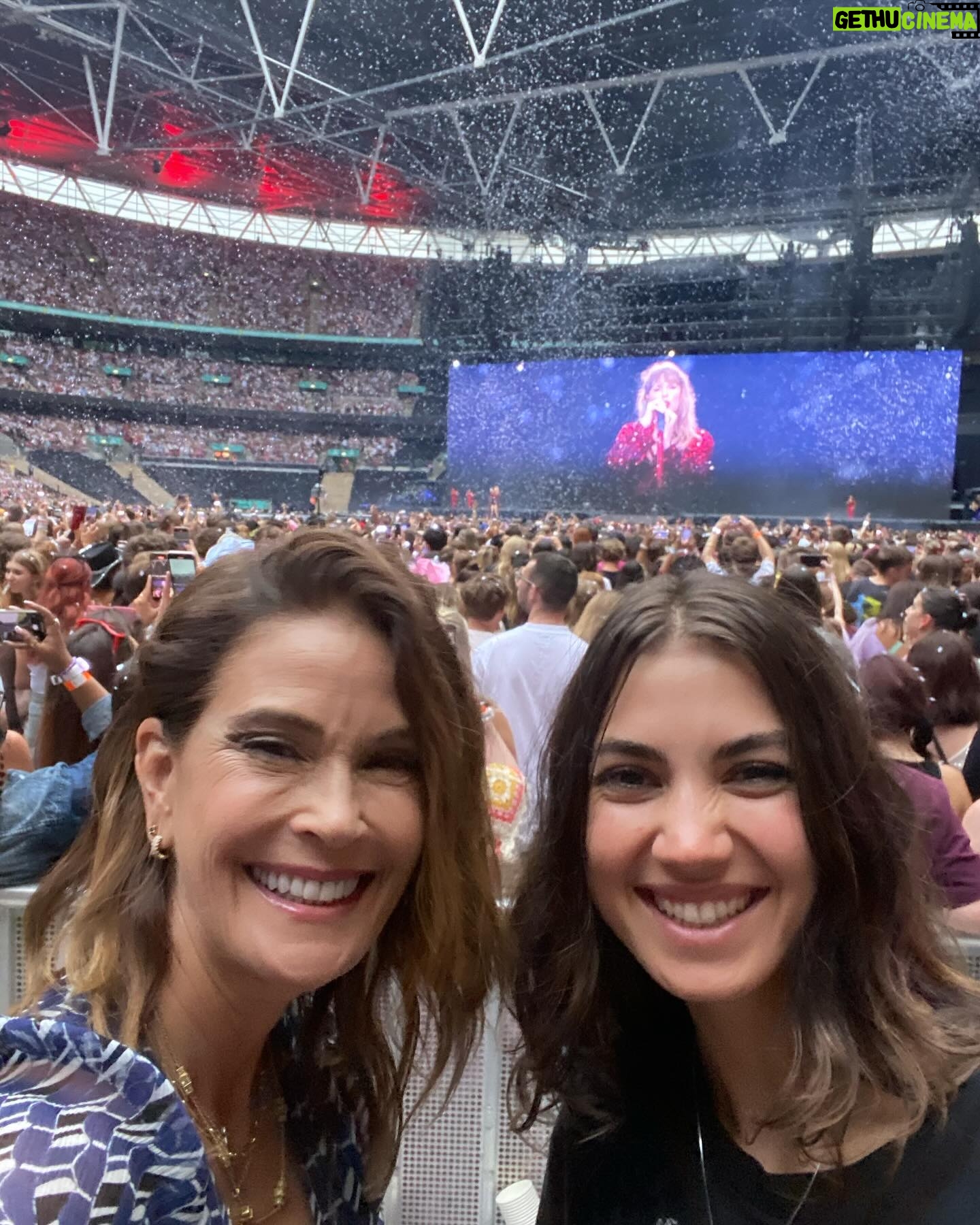 Teri Hatcher - 17.8K Likes - Memories with @iamemersontenney from 1st concert ever in LA to now @wembleystadium I treasure this. @taylorswift Thank you for providing us years of music to share. It was epic!!! đđĽđ