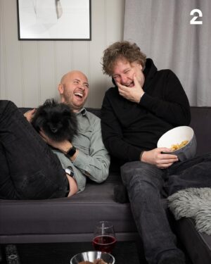 Terje Sporsem Instagram - @gustavnilsen og jeg er klare for latterkramper i sofaen igjen fra 11. januar på @tv2norge. Vi gleder oss! 📷 @espensolli