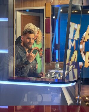 Terje Sporsem Instagram - To superglade Alle mot Alle-quizere etter å ha vunnet en superspennende semifinale! Finale sendes i dag på @tvnorge og vi er superklare!! Takk for gøye kamper til alle motstanderlag og en herlig og gøy produksjon å være med i og den største takken til verdens beste quizkamerat @helenvikstvedt som får meg til å virke mye smartere enn jeg er! @nexikonorge @discoveryplusno