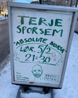 Terje Sporsem Instagram - Da var det over. Siste show av Absolute Norsk er spilt og nye prosjekter i gang. Tusen takk til alle som har kommet og sett showet. For en merkelig tid å være på turné påz Fra restriksjoner, 50 stykker i store saler i perioder og avlysninger på kort varsel til smekkfulle hus, mange ekstraforestillinger og gode tilbakemeldinger fra både presse og publikum. Tusen takk til verdens beste lys, AV og mat og drink-ansvarlig Martinus for herlig levering både på jobb og i restauranter landet rundt. Hanne, Magnus og alle på Feelgood&iStage for god oppfølging på alle fronter. Super-vikarer Olai og Jonas, med-forfattere André jerman og Vidar Hodnekvam og ikke minst den fantastiske Arvid Ones som med stø regihånd har pushet meg og formet dette showet til å bli noe jeg er veldig, veldig stolt av. Har du ikke sett det så ligger det på NRK nett-tv noen år til. Nå stikker jeg på tur!