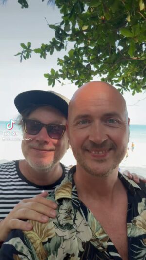 Terje Sporsem Instagram - Sesongavslutning av Sofa i dag! Takk for oss. Nå skal vi kose oss i Thailand! @tv2norge @strix_norway