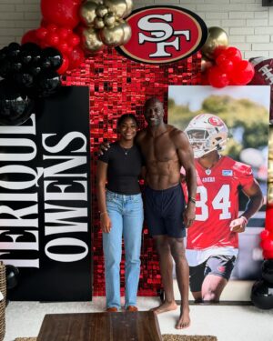 Terrell Owens Instagram - I’m so beyond grateful, thankful and proud right now. 
I appreciate everyone that came through to make this surprise “Going Away To Camp” party for @terique_owens a special day. 
I couldn’t be happier with the opportunity that you have in front of you. Stay the course and stay driven, motivated and inspired. Go Be You!! Go Be Your Great! 
A huge THANK YOU to @kustom_balloon_kreations for bringing this together in a short amount of time, you exceeded expectations and this was perfect. 🫶🏾 ❤️ 
 @chichi.nwaorie @yogijazporter @back.2.lifeupholstery @kylee._.owens @ashley_htxrealtor @cincerely.cece  @Klee_fence77 @tjdesign_interiors @tjdesign_interiors @rodwill_htx @blk_foxx @jonesrhondar @49ers #DESIRE #DEDICATION #DISCIPLINE #PROTOTYPE81
