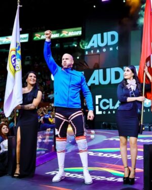 Tessa Blanchard Instagram - Felicidades @claudiocsro 🔥 El Grand Prix es una de las luchas más duras del año, ya que dura 50 minutos y estás dando todo lo que tienes contra algunos de los mejores de todo el mundo. Our hats are off to you, te lo mereces 👏🏽 Bienvenidos de nuevo a la catedral 👏🏽
