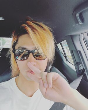 Tetsuya Instagram - 2年ぶりくらいに少しまとまった休暇をとり、帰国前に海に行ってきました。
たっぷり充電して岡崎で仕事再開🔥
ただいま！！！

I took a little vacation for the first time in two years and went to the beach before returning to Okazaki.
Fully charged and back to work🔥

It's good to be back home!

#海
#夏休みの過ごし方
#summertimes
@bulgari