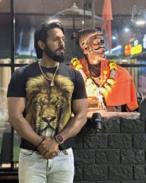 Thakur Anoop Singh Instagram - To all the gurus of my life! Thank you! I wouldn’t be half the man I am today without the knowledge, guidance and Power I derived from you! 

Guru Purnima ki aap sabhi ko shubhkamnayen!!