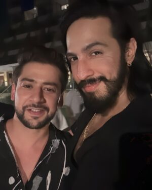 Thakur Anoop Singh Instagram - A reunion like this after 10 years of mahabharat was more like coming home to the people who knew you before life happened, where laughter is effortless and memories felt like yesterday. Come cherish our moments as we dived into our nostalgia together !!! 

10 Years Of Mahabharat … many more to go! 

@shaheernsheikh @1ahamsharma @arpitranka @rohitvbhardwaj @iamparasarora @imajaymishra @vinrana @lavanyabhardwaj @dir_mukesh @ankittmohan @sktorigins
